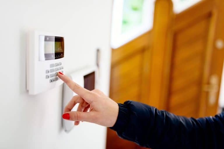 Come ripristinare il sistema di allarme ADT?